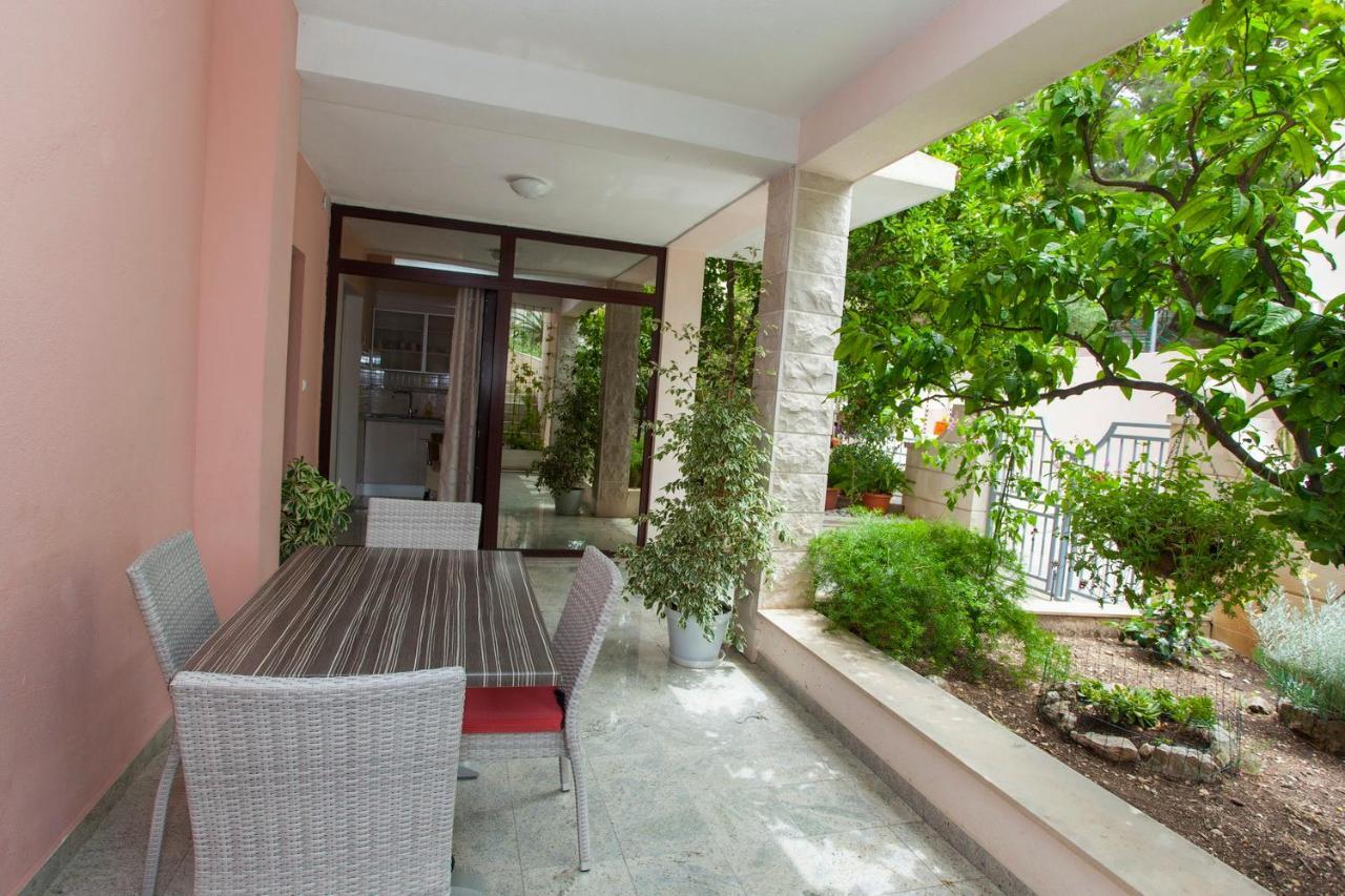Villa Alesa Tučepi Exterior foto